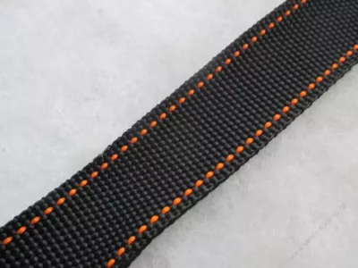 Popruh na bezpečnostní pás š. 25 mm - dvoubarevný.