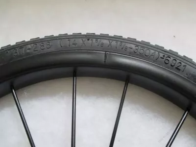 Kolečko ke kočárku kovové nafukovací 14" RETRO - s ložiskem. Kolečko ke kočárku kovové nafukovací 14" RETRO - s ložiskem.
