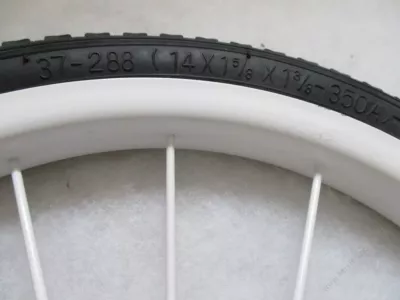 Kolečko ke kočárku kovové nafukovací 14" RETRO - s ložiskem. Kolečko ke kočárku kovové nafukovací 14" RETRO - s ložiskem.