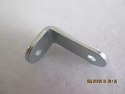 Kovový úhelníček W - 66. Kovový úhelníček W - 66.