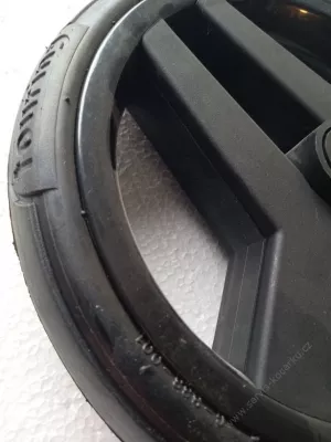 Kolečko plastové 12" . Kolečko plastové 12" .