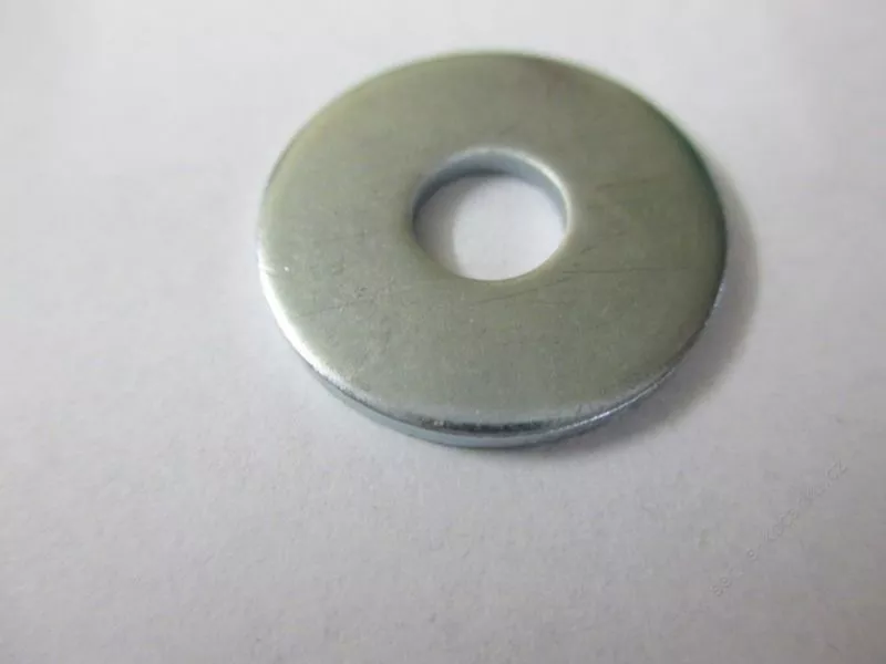 Podložka pod dřevo M6.